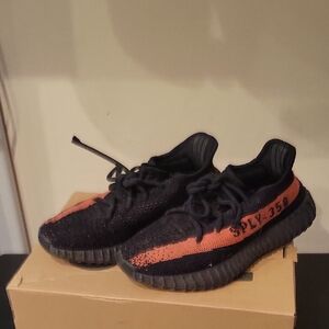 Yeezy 350 V2